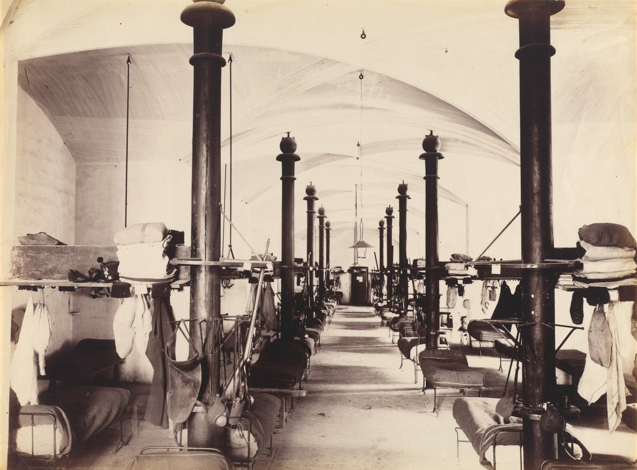 Les Salles des Gardes, Palais des Papes, Avignon, França, década de 1860 (foto) de French Photographer