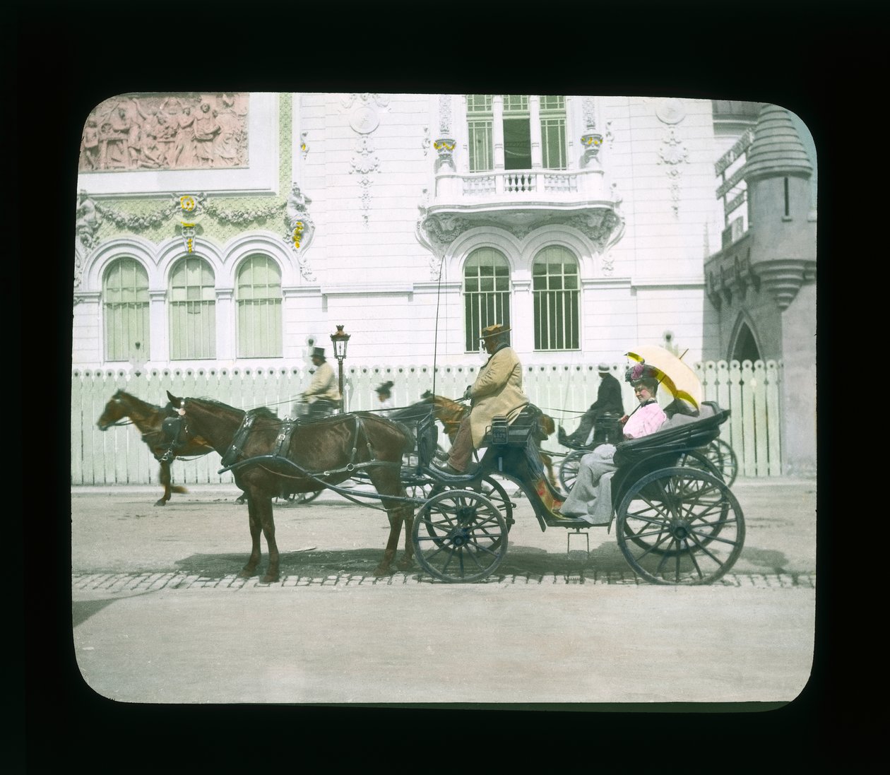 Exposição de Paris: Palácio das Artes Decorativas, Paris, França, 1900 (lanterna) de French Photographer