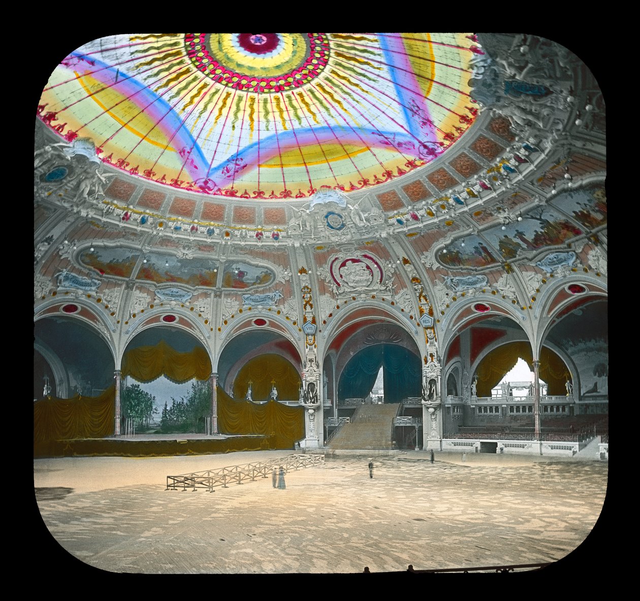 Exposição de Paris: Salle des Fetes, 1900 (lanterna) de French Photographer