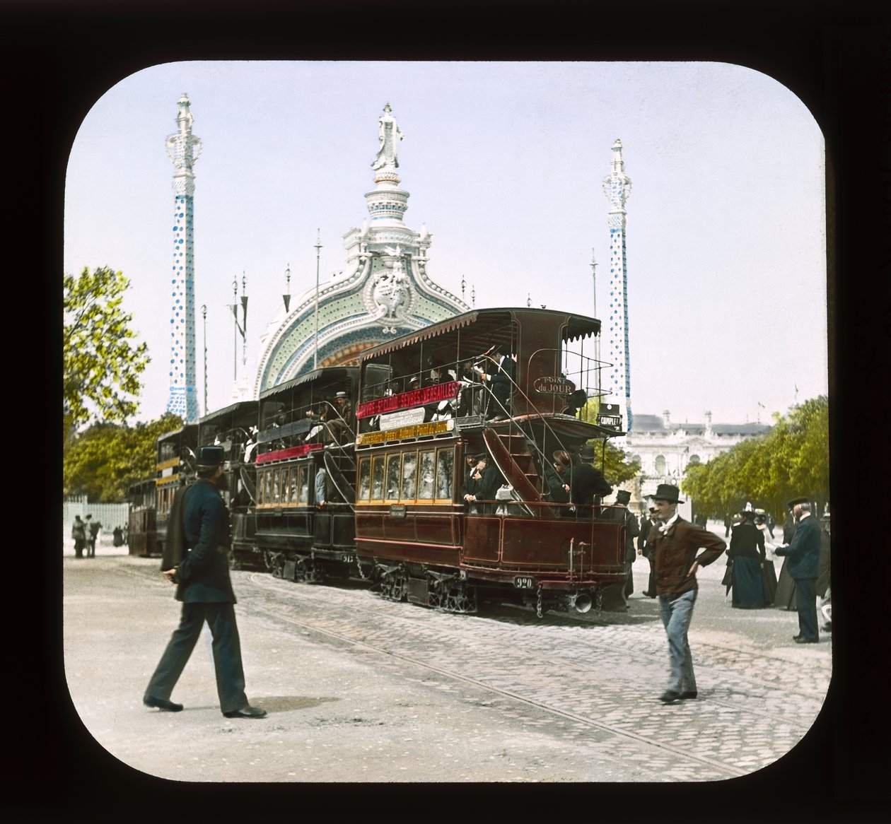 Exposição de Paris: portão de entrada principal, 1900 (lanterna) de French Photographer