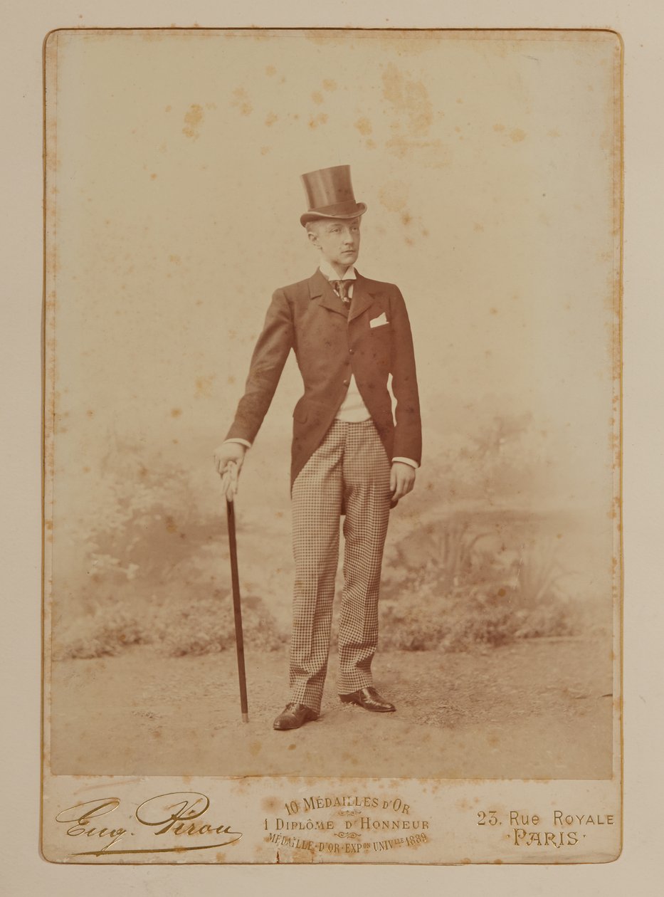 Fotografia de um álbum de lembranças em memória de Boni de Castellane de French Photographer