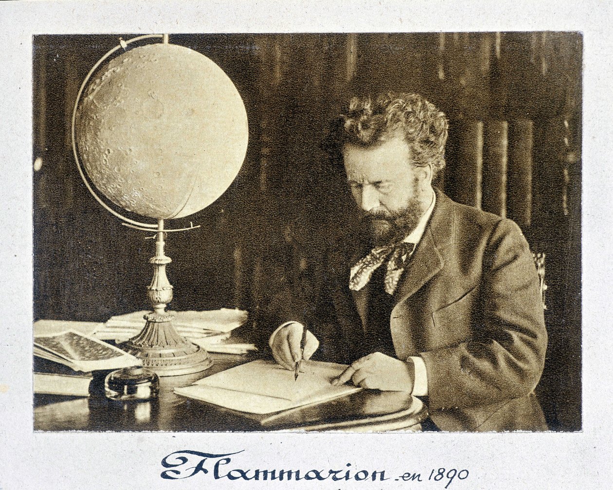 Retrato de Camille Flammmarion (1842 - 1925), astrónomo francês - fotografia de French Photographer
