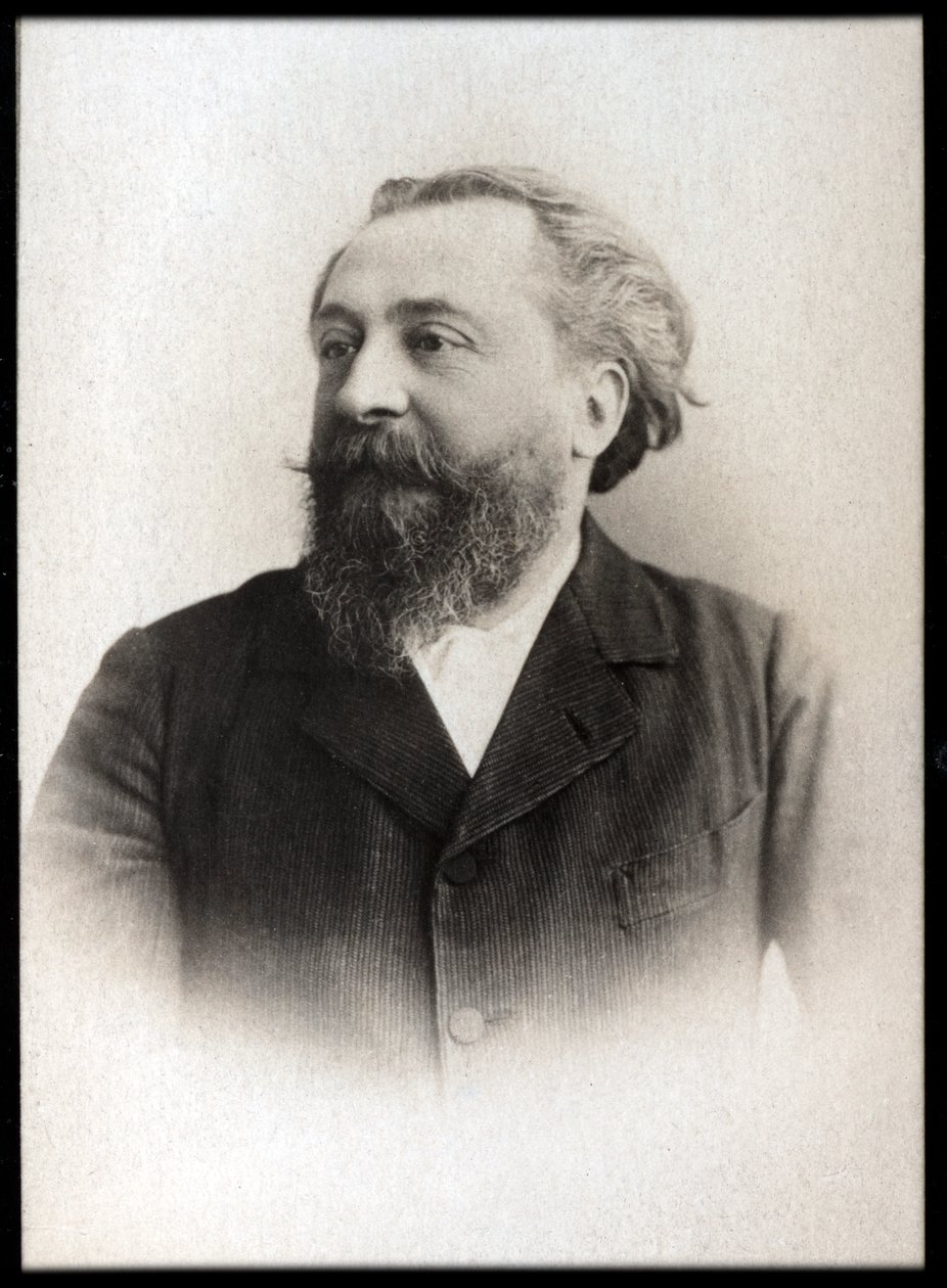 Retrato de Catulle Mendes (1841-1909), poeta francês. de French Photographer