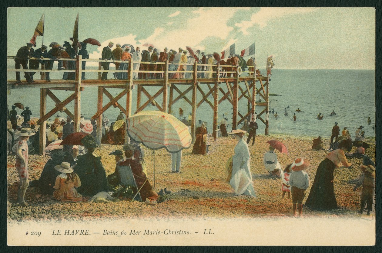 Cartão postal representando os banhos Marie-Christine em Le Havre, c.1900 (foto de bw colorida) de French Photographer