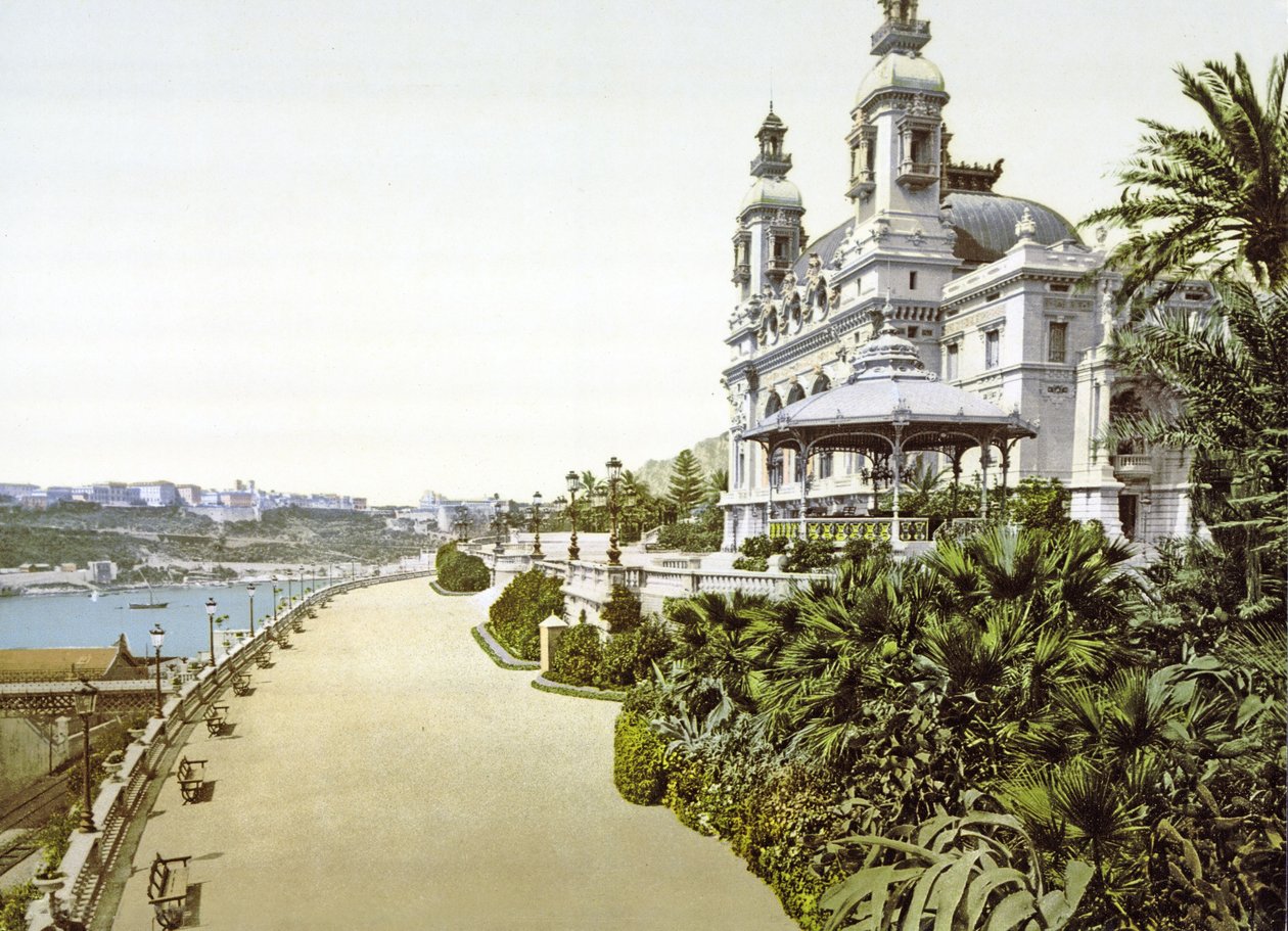 Vista lateral do Monte Carlo Casino em Mônaco, 1890-1900 de French Photographer