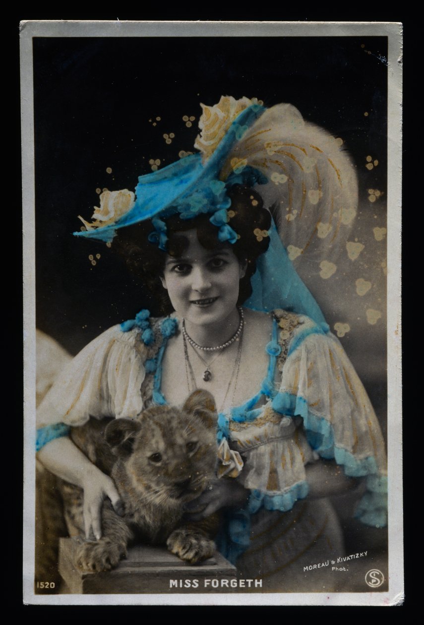 Tamer Miss Forgeth, ca 1910, cartão postal, França, século 20 de French Photographer