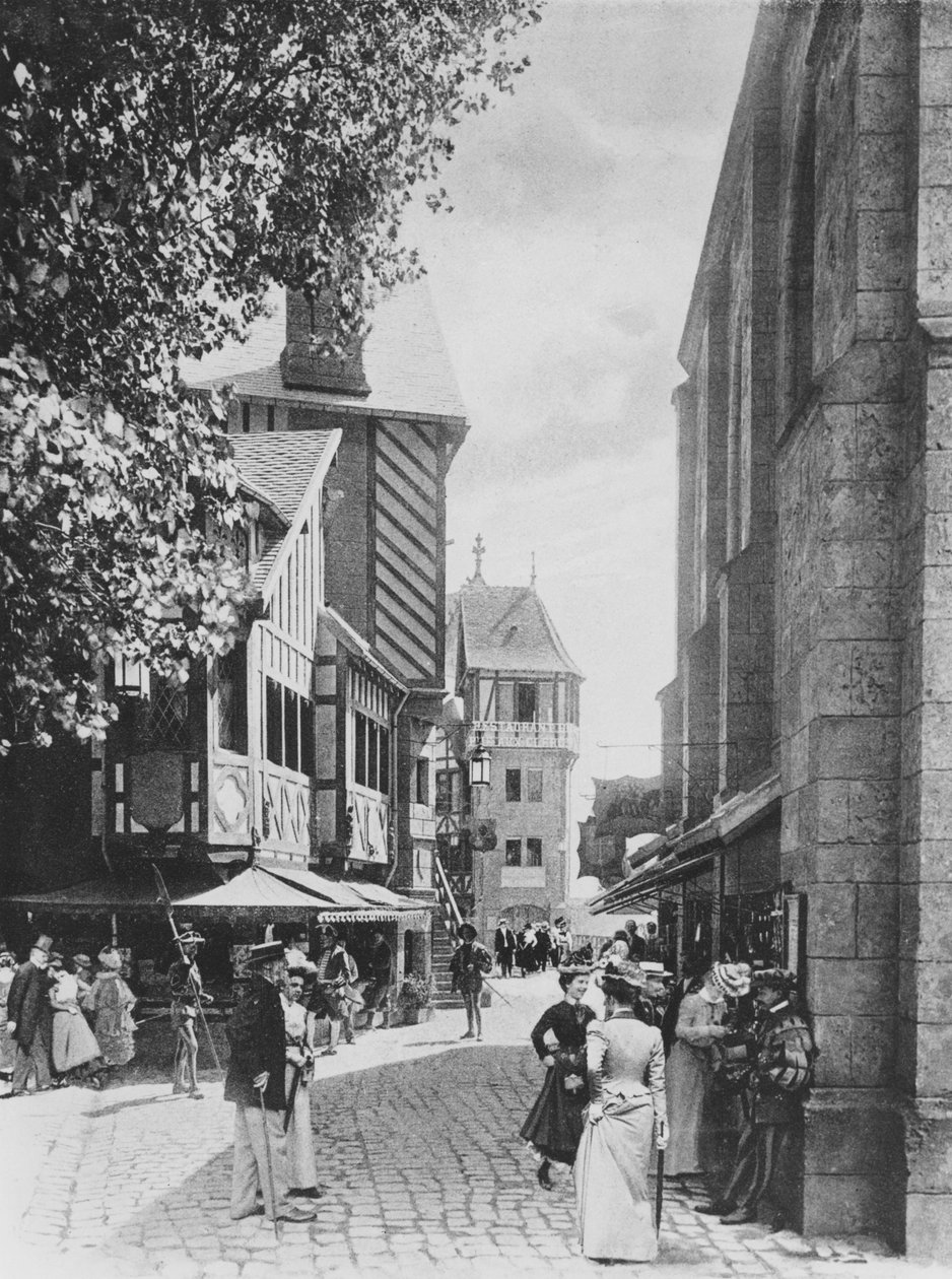 A Rua das Escolas Antigas e a Igreja de Saint Julien, na parte antiga de Paris, na Exposição Universal de 1900 de French Photographer