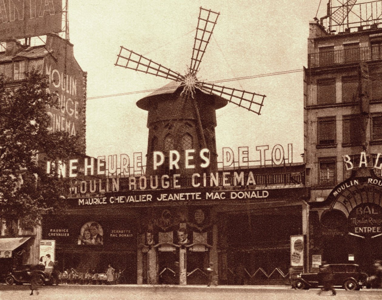O cabaré e cinema "Le Moulin Rouge" em Paris de French Photographer