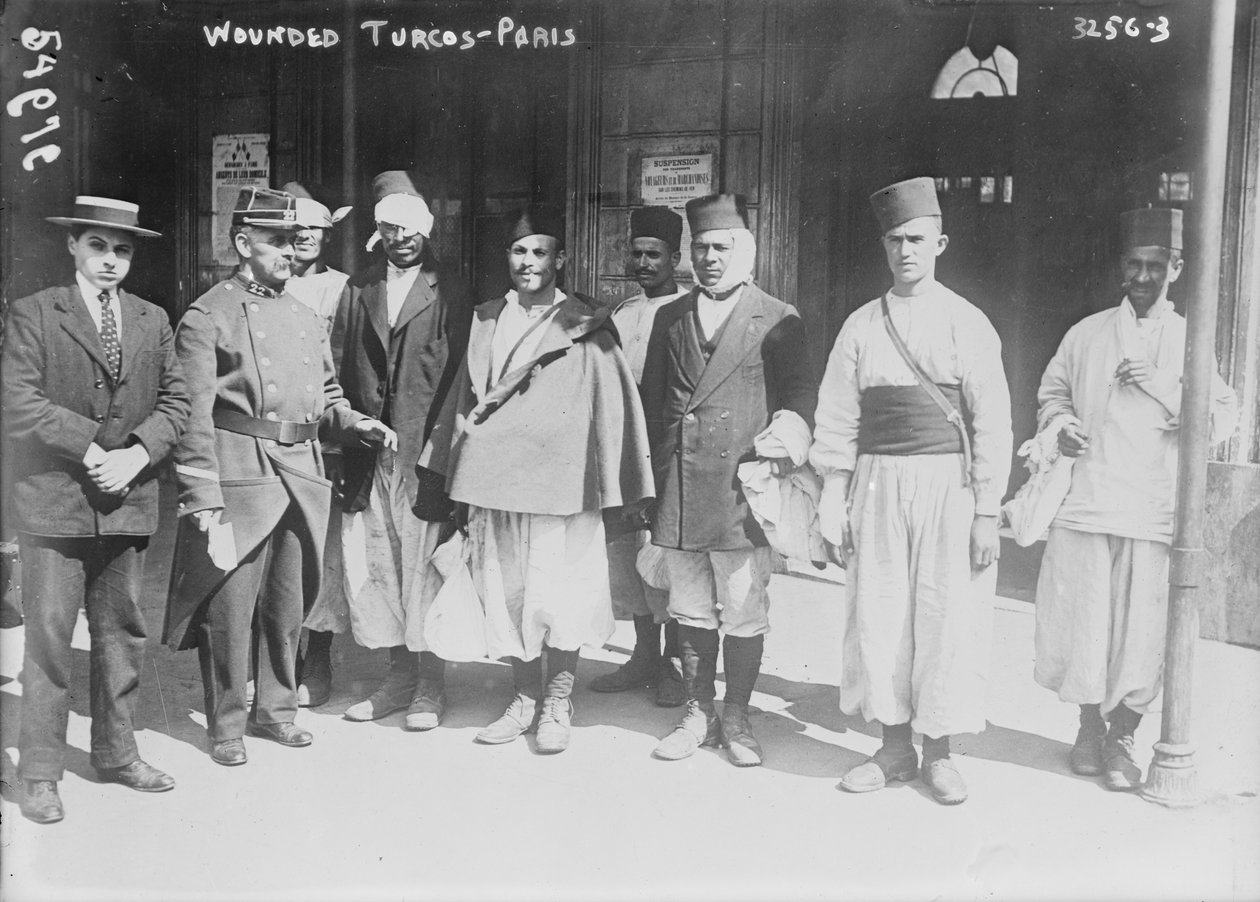 Turcos Feridos em Paris, 1914 de French Photographer