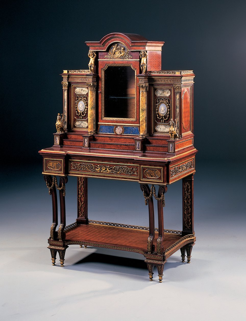 A bureau de dame, de Maison Millet, c.1880 (ormolu e pedras semipreciosas montadas em nogueira e mogno) (362850) de French School