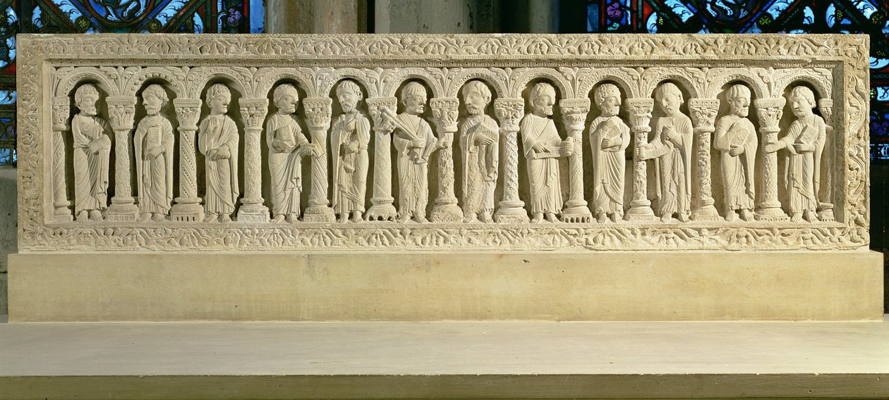 Apóstolos sob arcadas, relevo esculpido, c.1150 de French School
