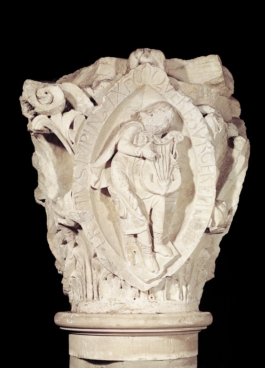 Capital representando a terceira chave de Plainsong com um tocador de alaúde, c.1095 de French School