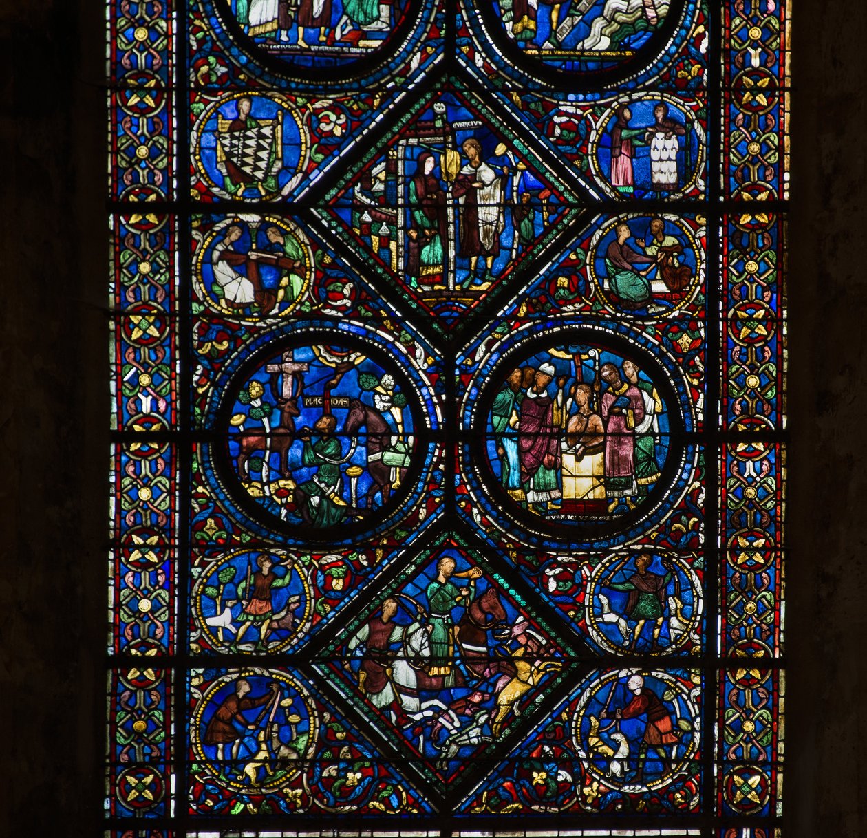 Catedral de Chartres, vitral: vida de Santo Eustáquio, detalhe baixo de French School