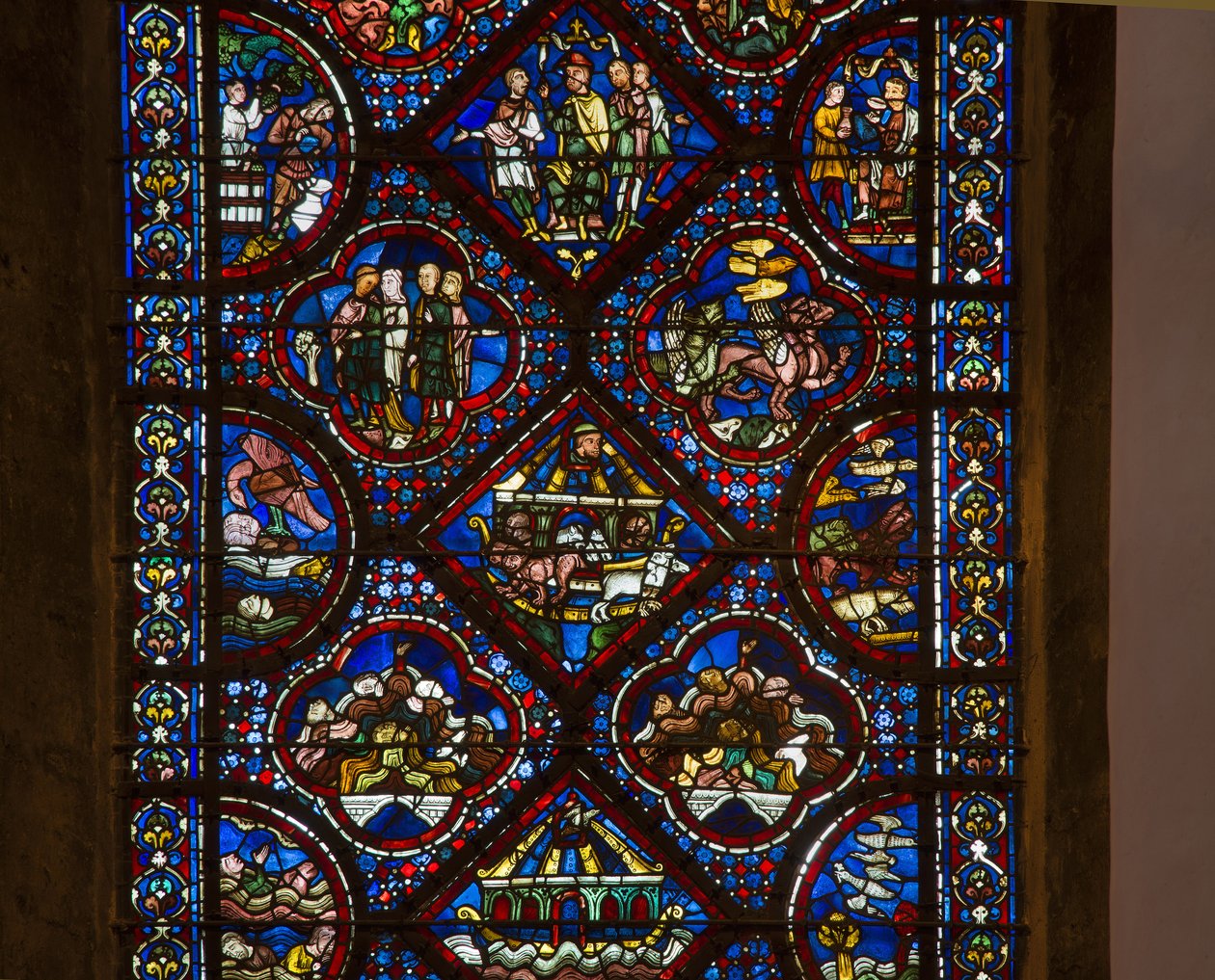 Catedral de Chartres, vitral: vida de noe, centro de detalhes de French School