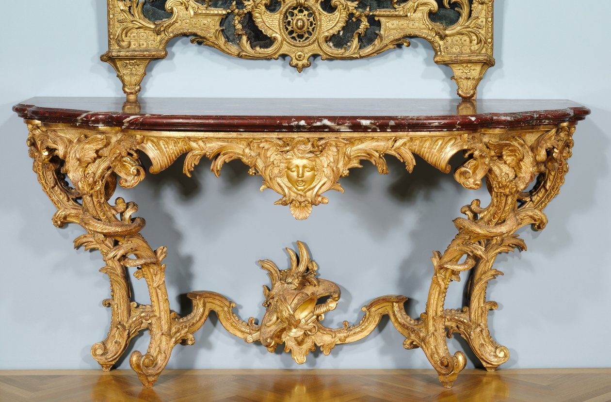 Mesa de Consola, desenhada por Jules-Michel Hardouin (1635-1737), fabricada por Pierre Turpin e Michel II Lange, c.1725 (madeira dourada esculpida, tampo de mármore (griotte de campan)) (ver também 491455) de French School
