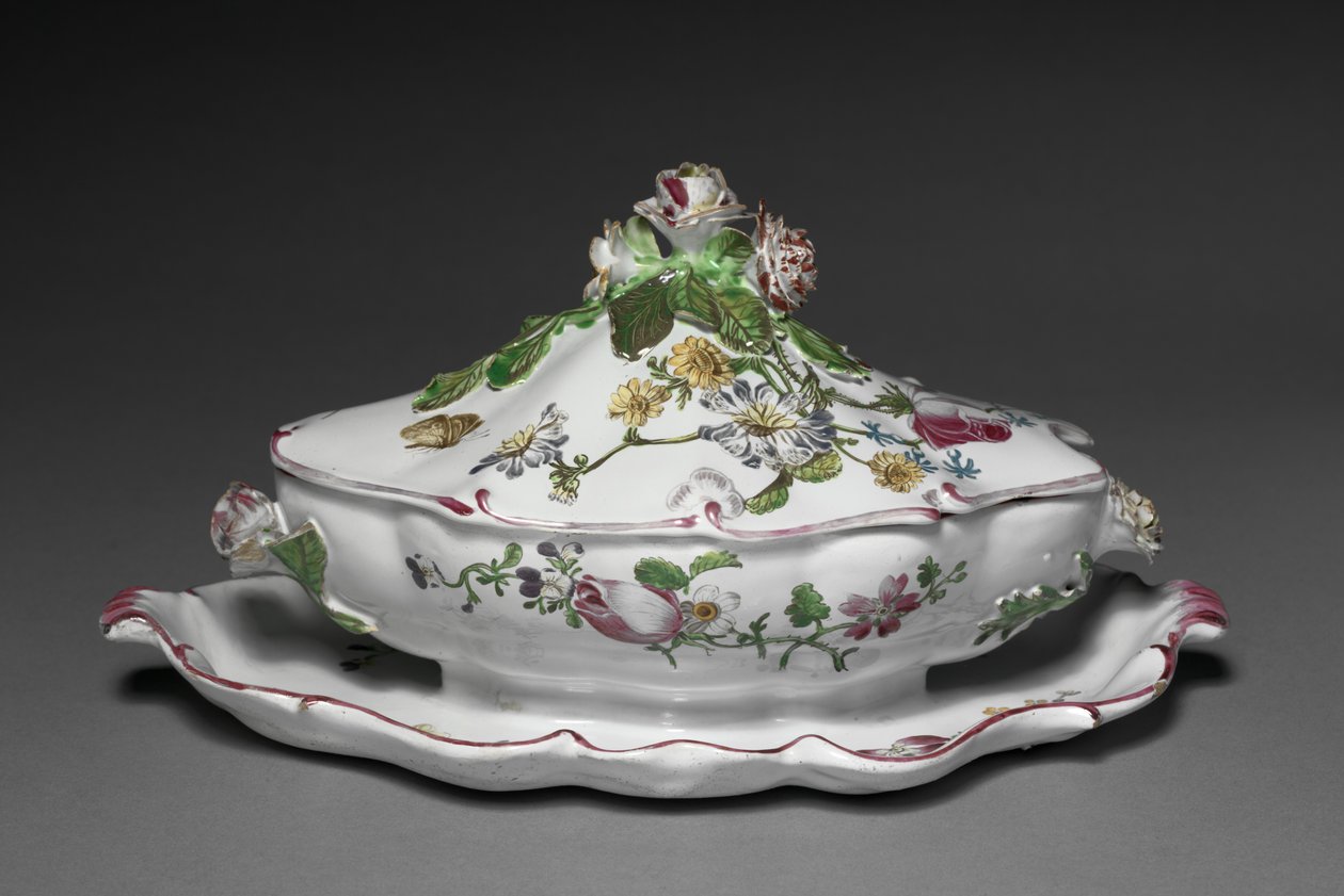Terrina de Molho Coberto com Suporte Conectado, fabricante Veuve Perrin Factory, c.1765 de French School