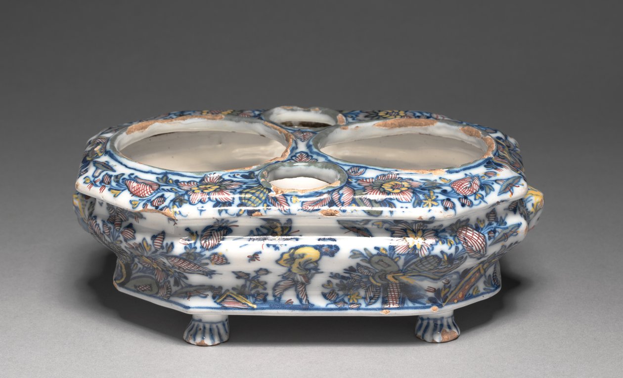 Suporte para galheteiro, fabricado pela fábrica Héraud-LeRoy, c.1740 de French School