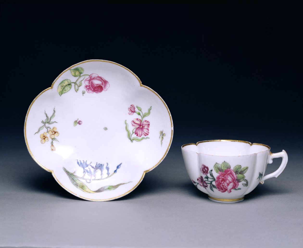 Xícara e pires, Vincennes, c.1745-52 (porcelana) de French School