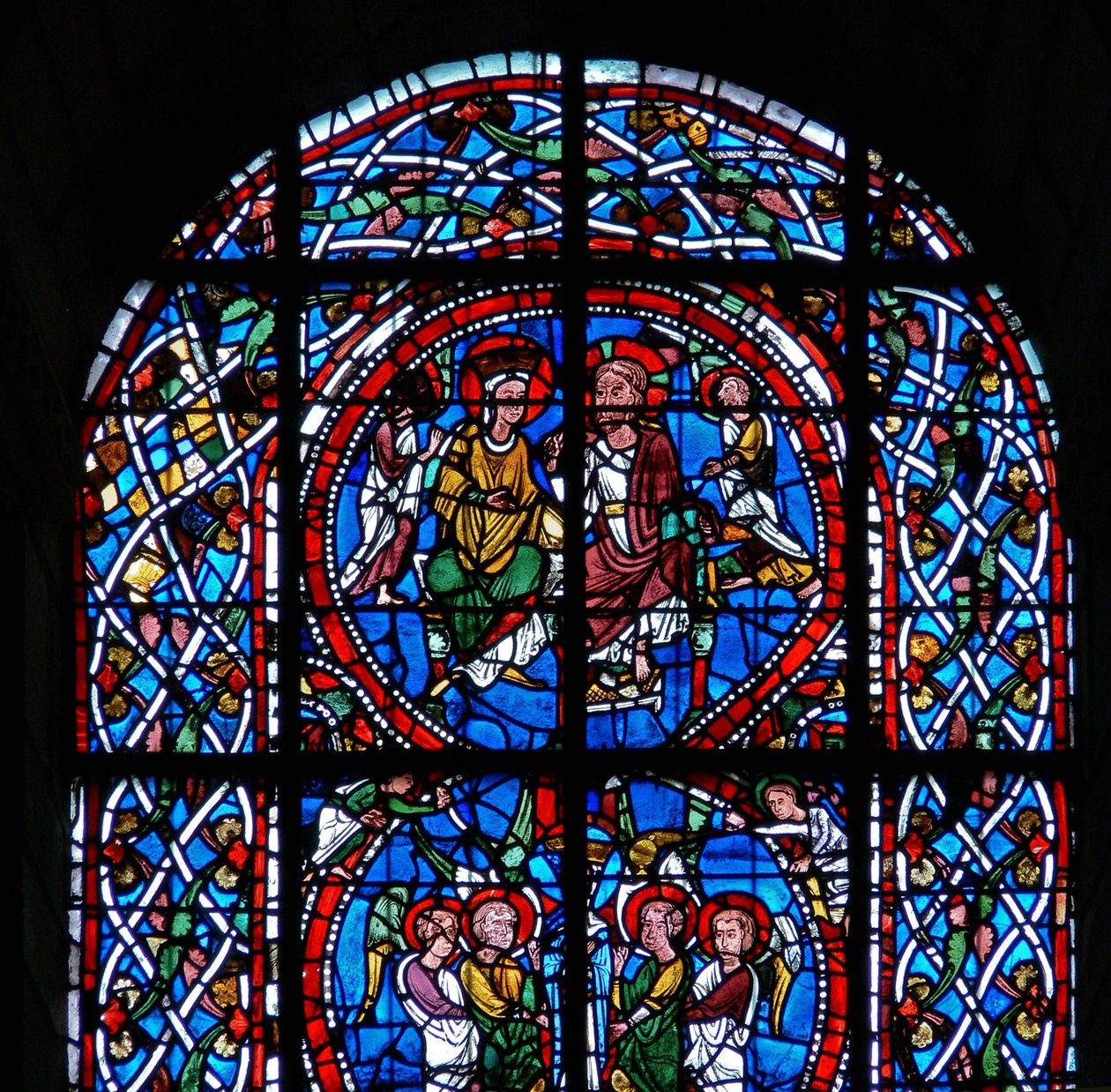 Detalhe de uma janela representando a coroação, da morte e Assunção da Virgem Maria de French School