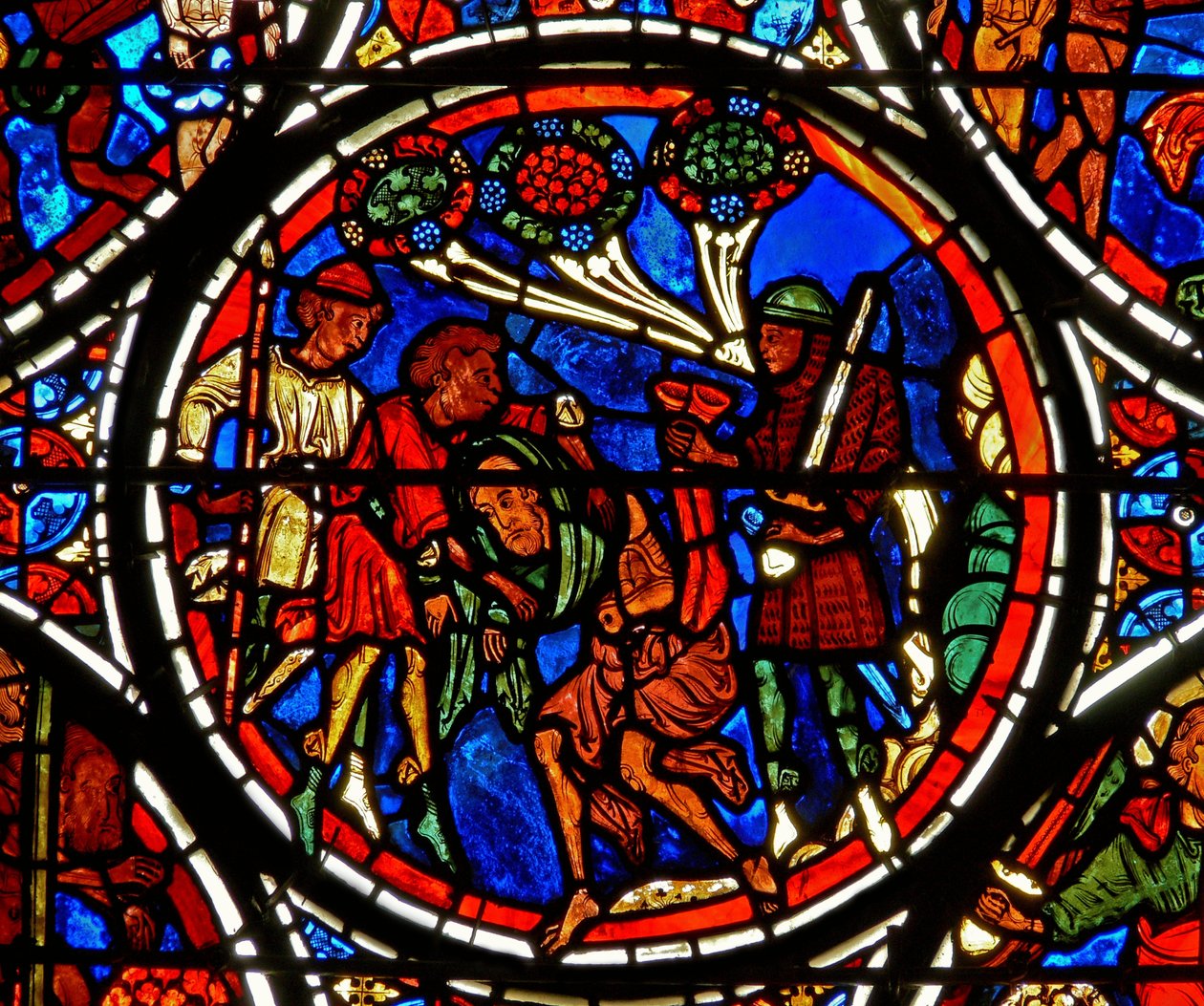 Detalhe de uma janela que descreve a parábola do Bom Samaritano: as roupas do homem são roubadas de French School