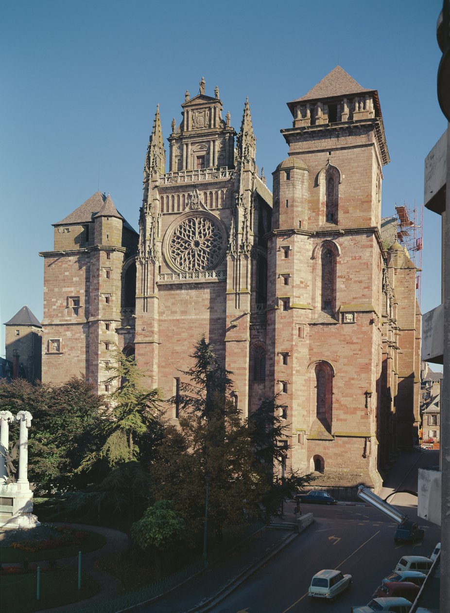 Fachada da Catedral de Notre-Dame, do século 13 ao 16 de French School