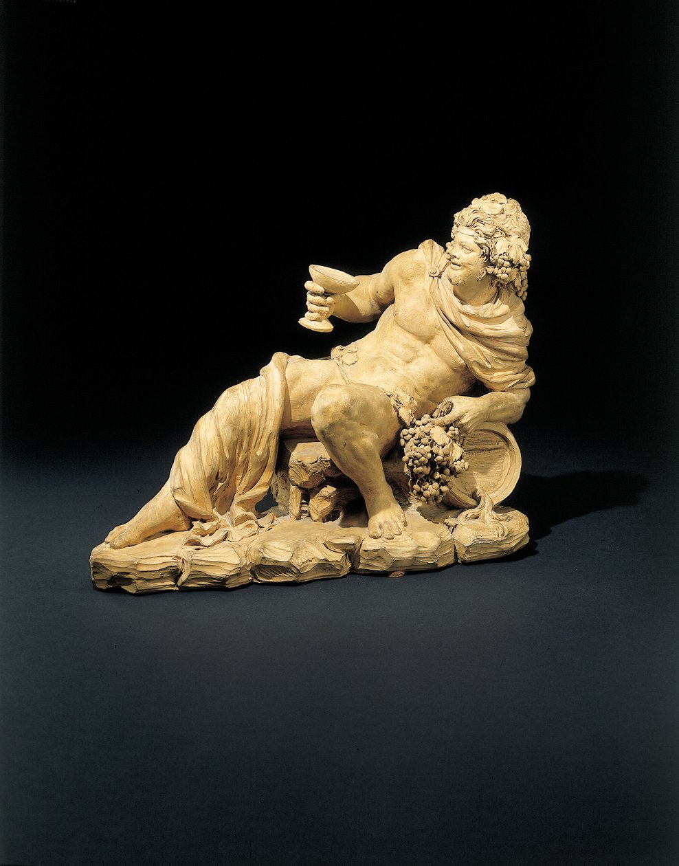 Figura de Baco reclinado com uma taça de vinho, c.1770 de French School