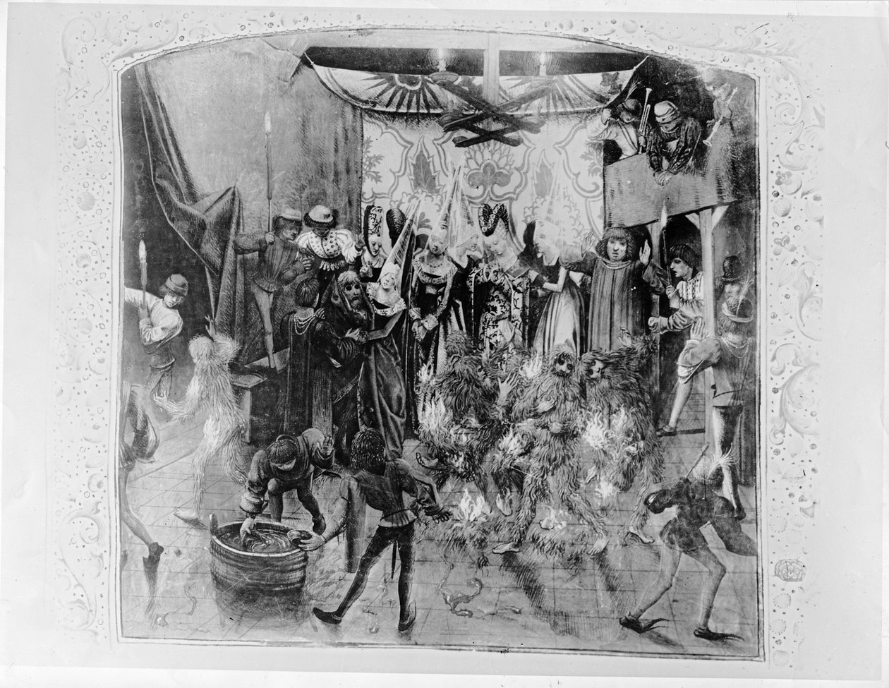 Fr 2646 f.176 Bal des Ardents, Carlos VI (1380-1422) sendo salvo pela duquesa de Berry depois de Luís de Orleans incendiar os figurinos de bailarinos, de Froissarts Chronicle, 1392 (ver também 52 de French School