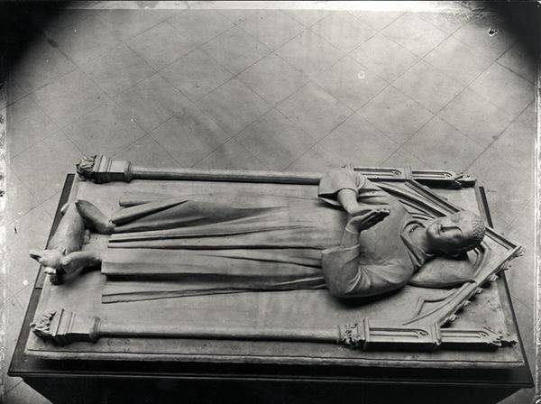 Estátua fúnebre de Louis de France (1243-60), filho mais velho de saint Louis, da Abadia de Royaumont (molde de gesso de uma tumba em Basilique Saint-Denis) de French School