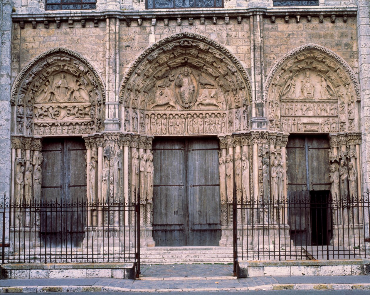 Arquitectura gótica: portão real ou grande portal da fachada ocidental. Cathedrale Notre-Dame de Chartres (Eure e Loir). de French School