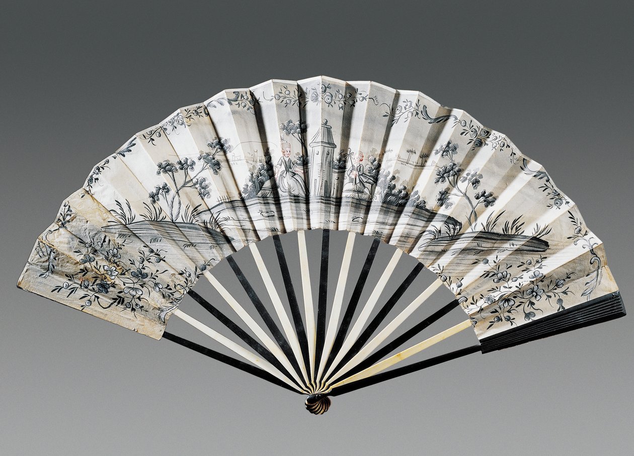 Ventilador de meia-lua, retratando a paisagem e a figura feminina, ébano e pau de guarda de marfim de French School