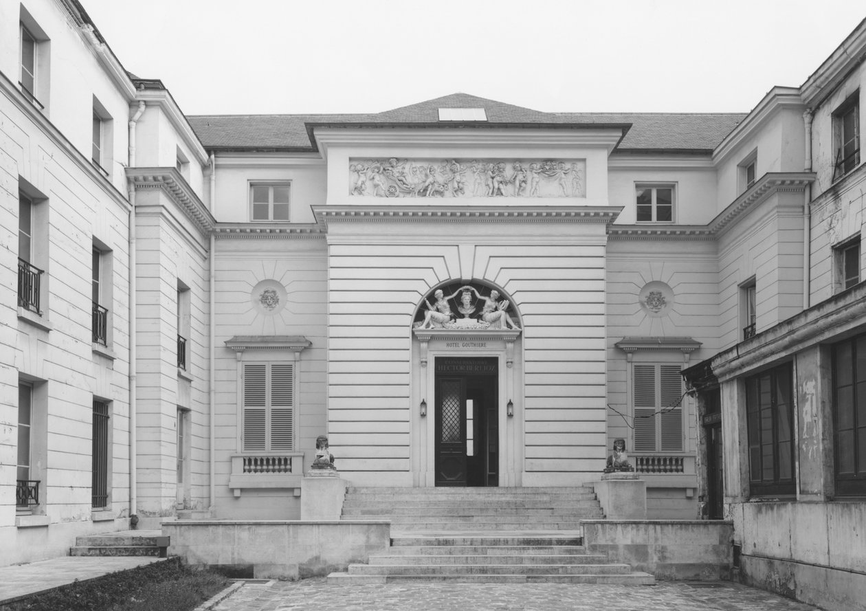 Hotel Gouthiere, fachada do pátio, final do século XVIII (ver também 345983) de French School