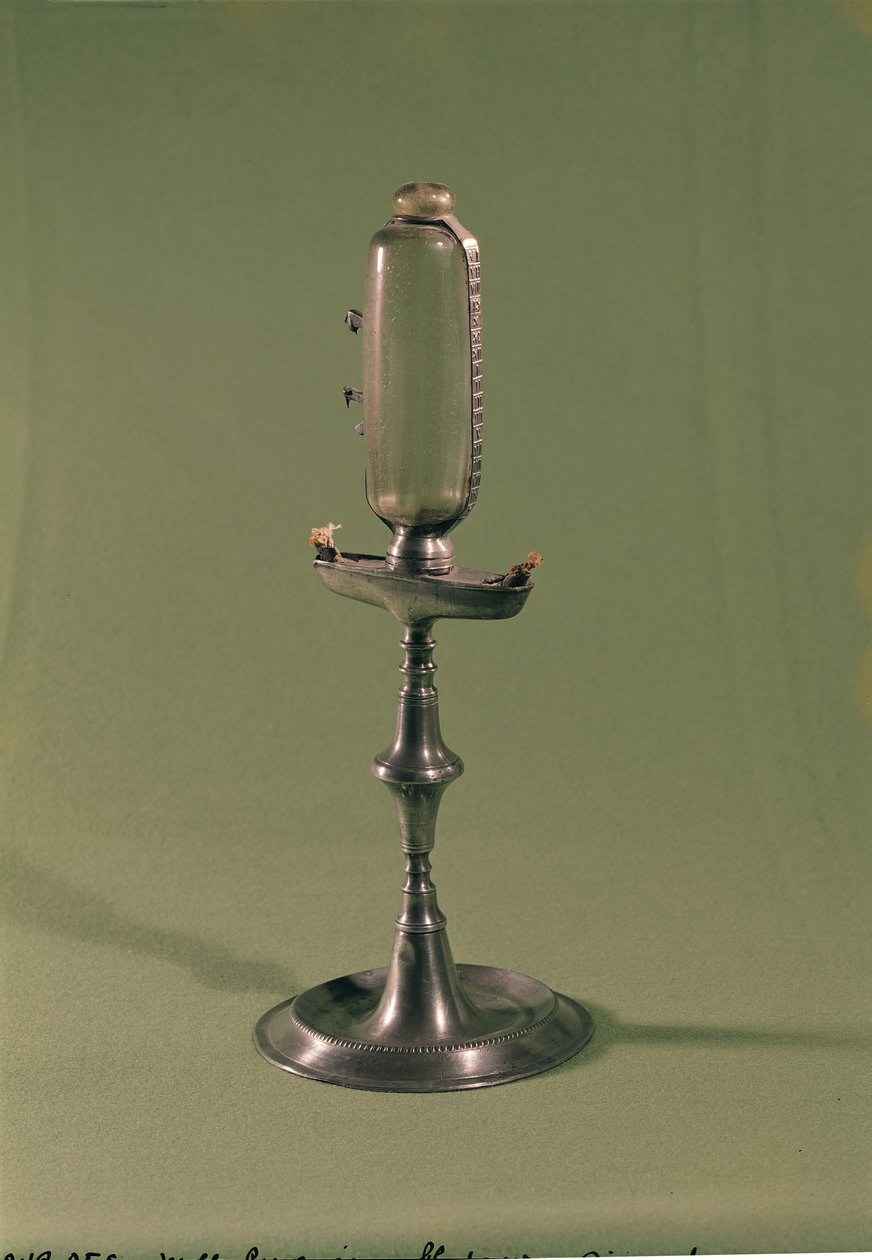 Lâmpada de hora em hora, 1677 (pewter & glass) de French School
