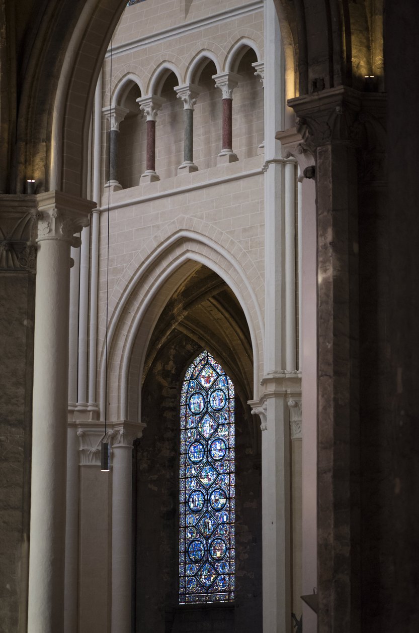 Detalhe interior da catedral de Chartres de French School