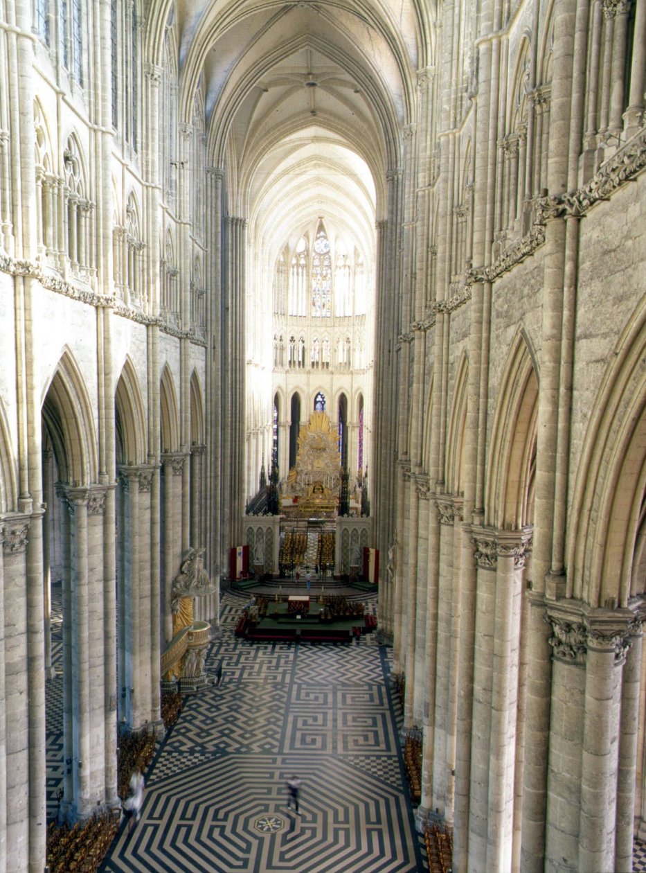 Interior da Catedral de Amiens (Somme 80) de French School