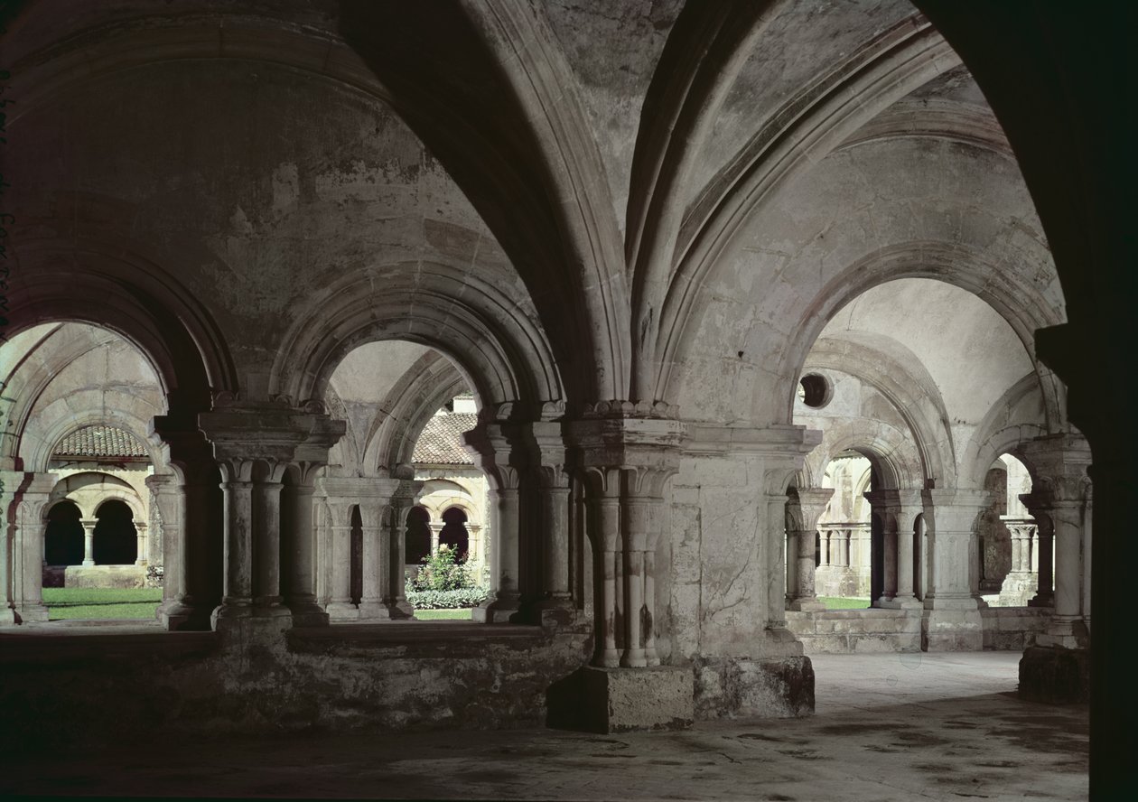 Vista interior do claustro da casa do capítulo de French School