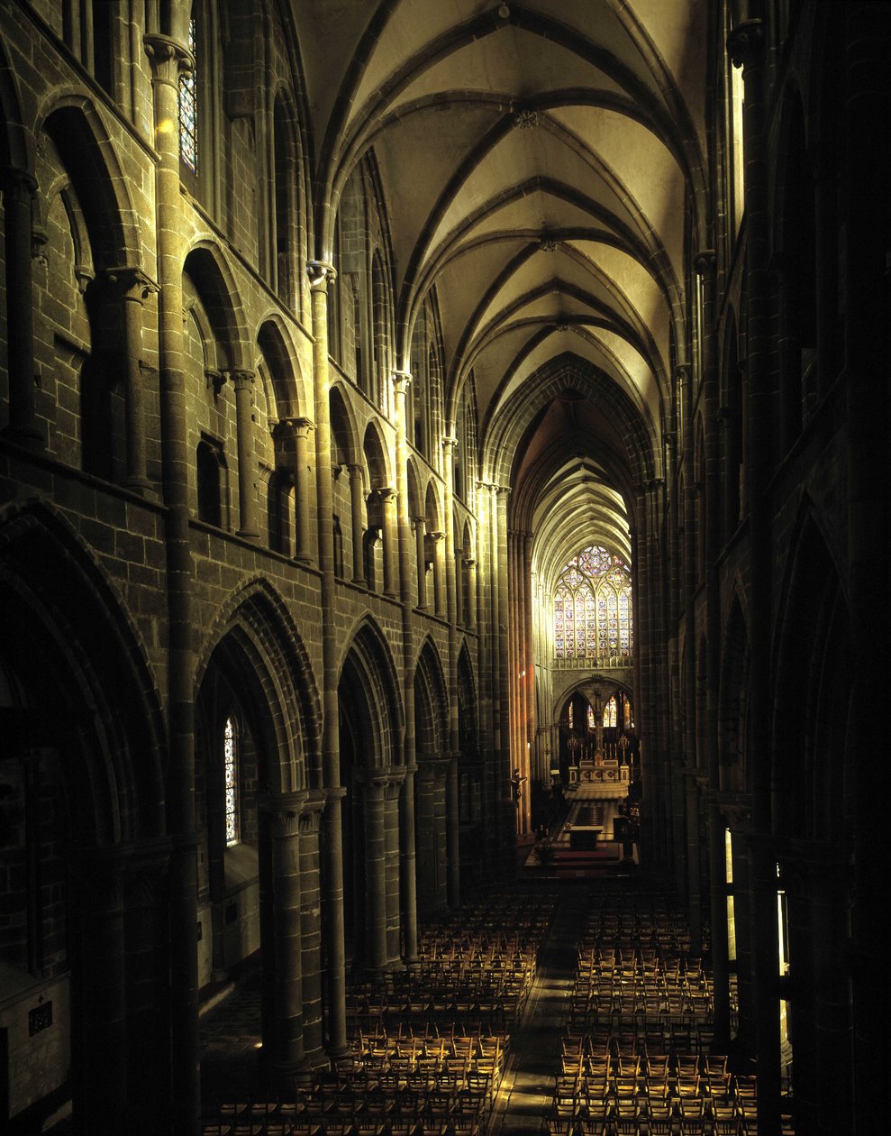 Vista interna da Catedral Saint Samson (Saint-Samson) de Dol de Bretagne (Dol-de-Bretagne) (Ille et Vilaine) de French School