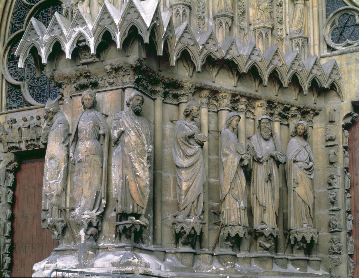 Figuras de batente do lado esquerdo do portal central, fachada oeste, do século XIII ao XIV de French School