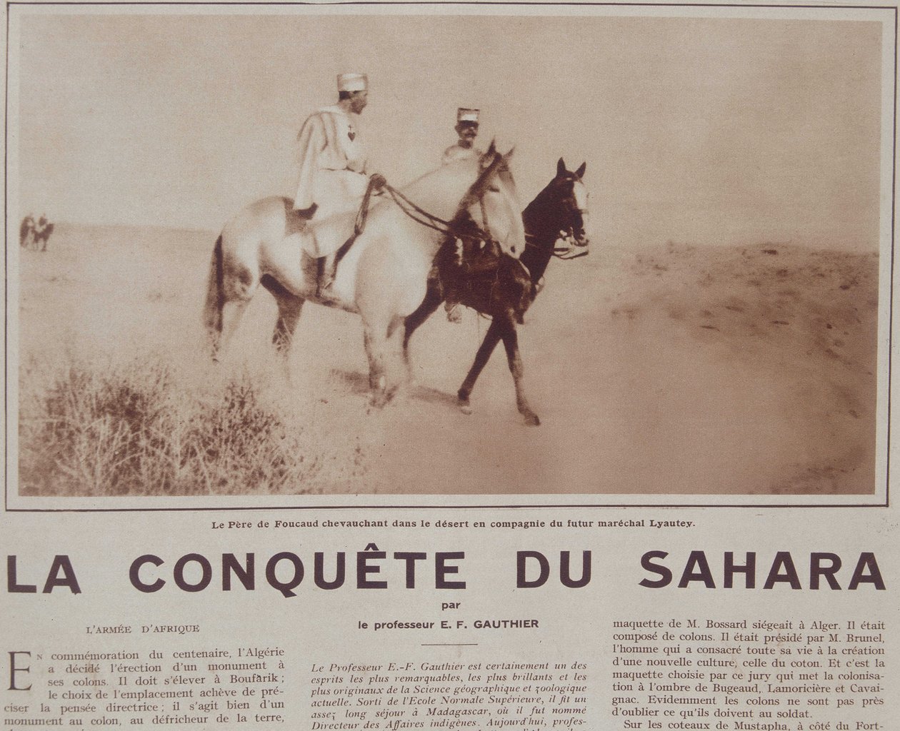 Le Pere Charles de Foucauld (1858-1916) montando no deserto com o futuro marechal Hubert (Louis-Hubert-Gonzalve) Lyautey (1854-1934) - em "Vu", Dez 1929 de French School
