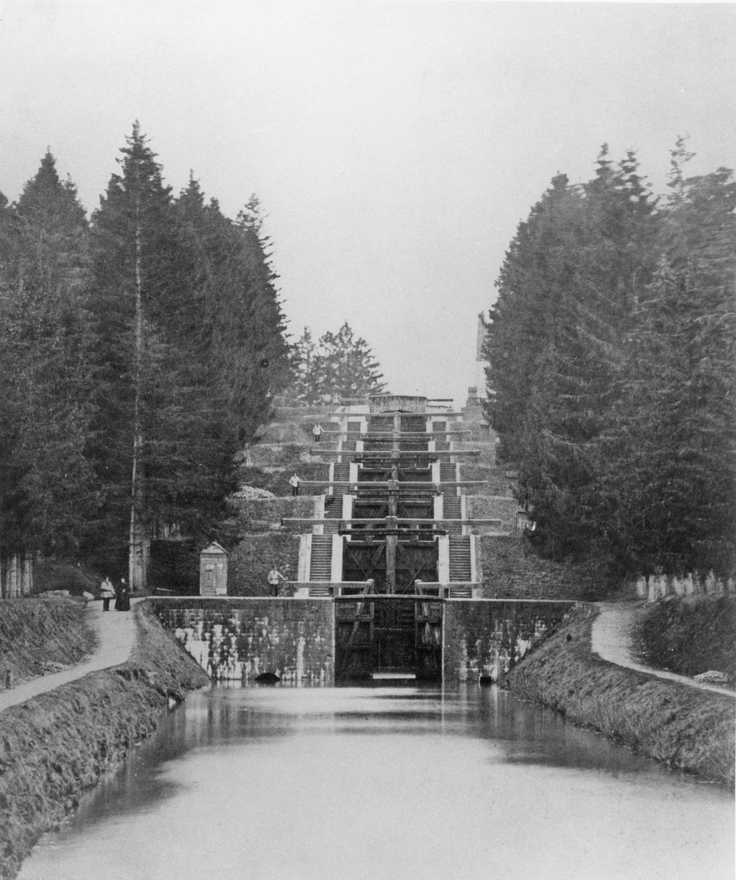 Fechaduras no Canal de Briare de French School