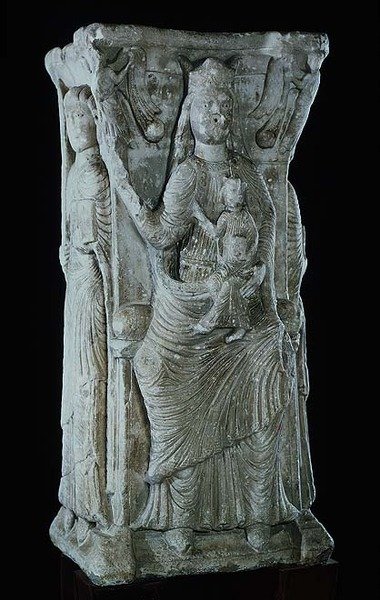 Madonna e Child, relevo de um pilar rectangular (mármore) de French School