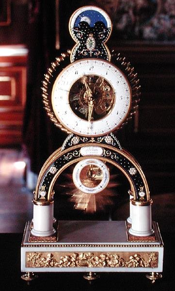 Relógio de manto, final do século 18 (mármore, bronze e esmalte) de French School