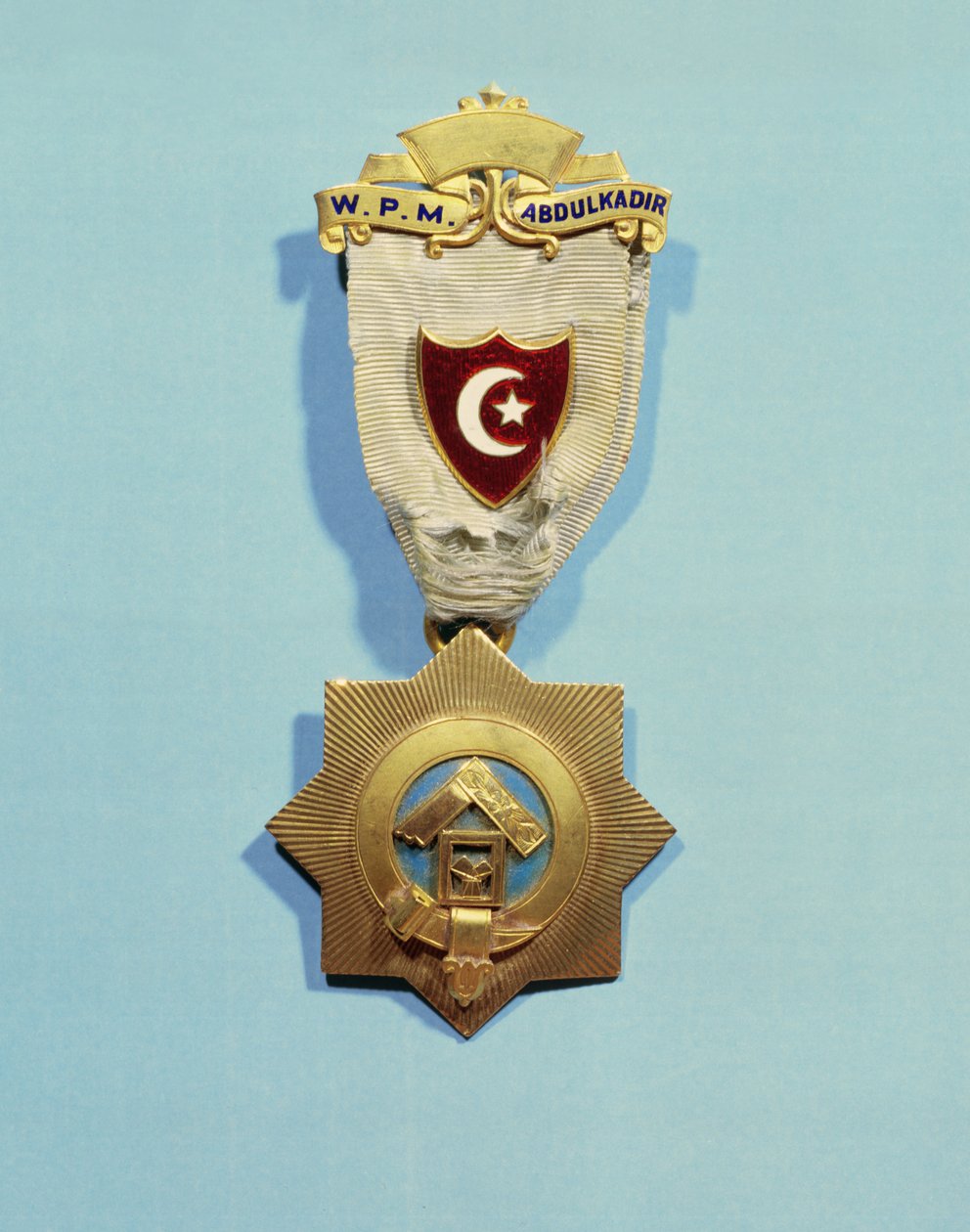 Insígnia Maçônica de Abd el-Kader (esmalte, metal e seda) de French School