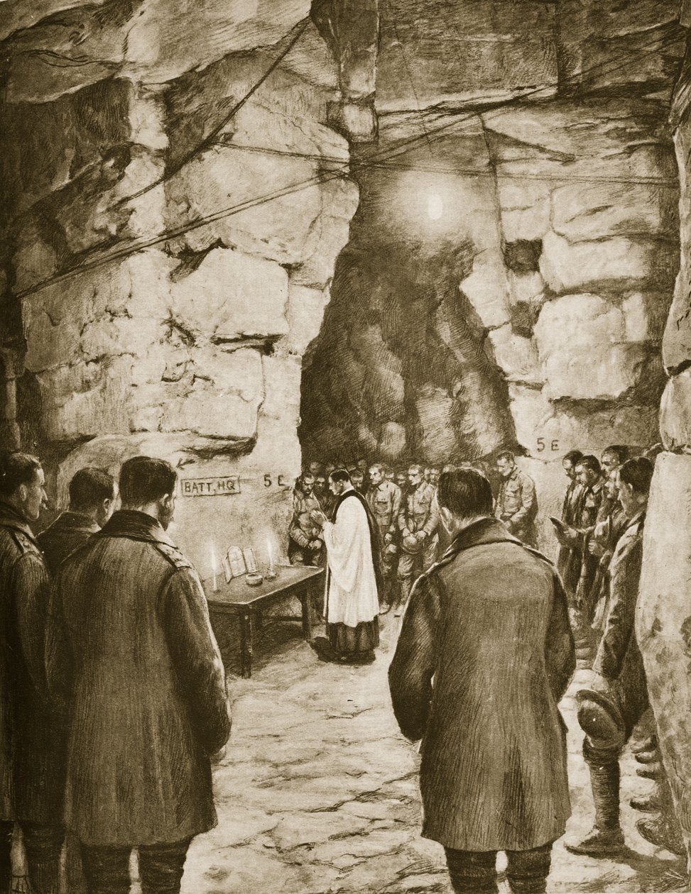 Missa sendo levada antes da batalha dentro das cavernas francesas, 1914-19 de French School