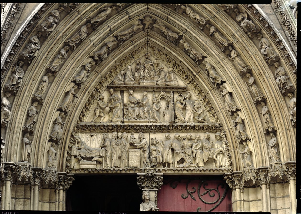 Portal do transepto norte, detalhe do tímpano retratando cenas de A Infância de Cristo e a História de Teófilo de French School