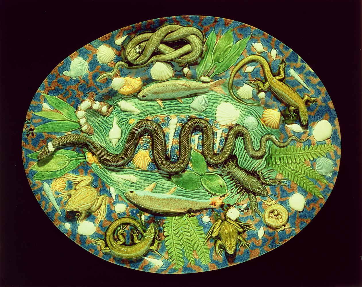 Prato Oval com peixes e répteis, reprodução de mercadorias de Bernard Palissy (louça de barro) de French School