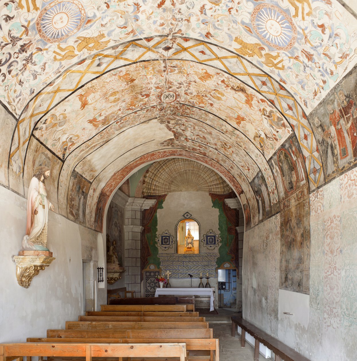 Igreja paroquial (Església de la Mare de Déu de Solers). Interior. A nave. Pinturas murais. de French School
