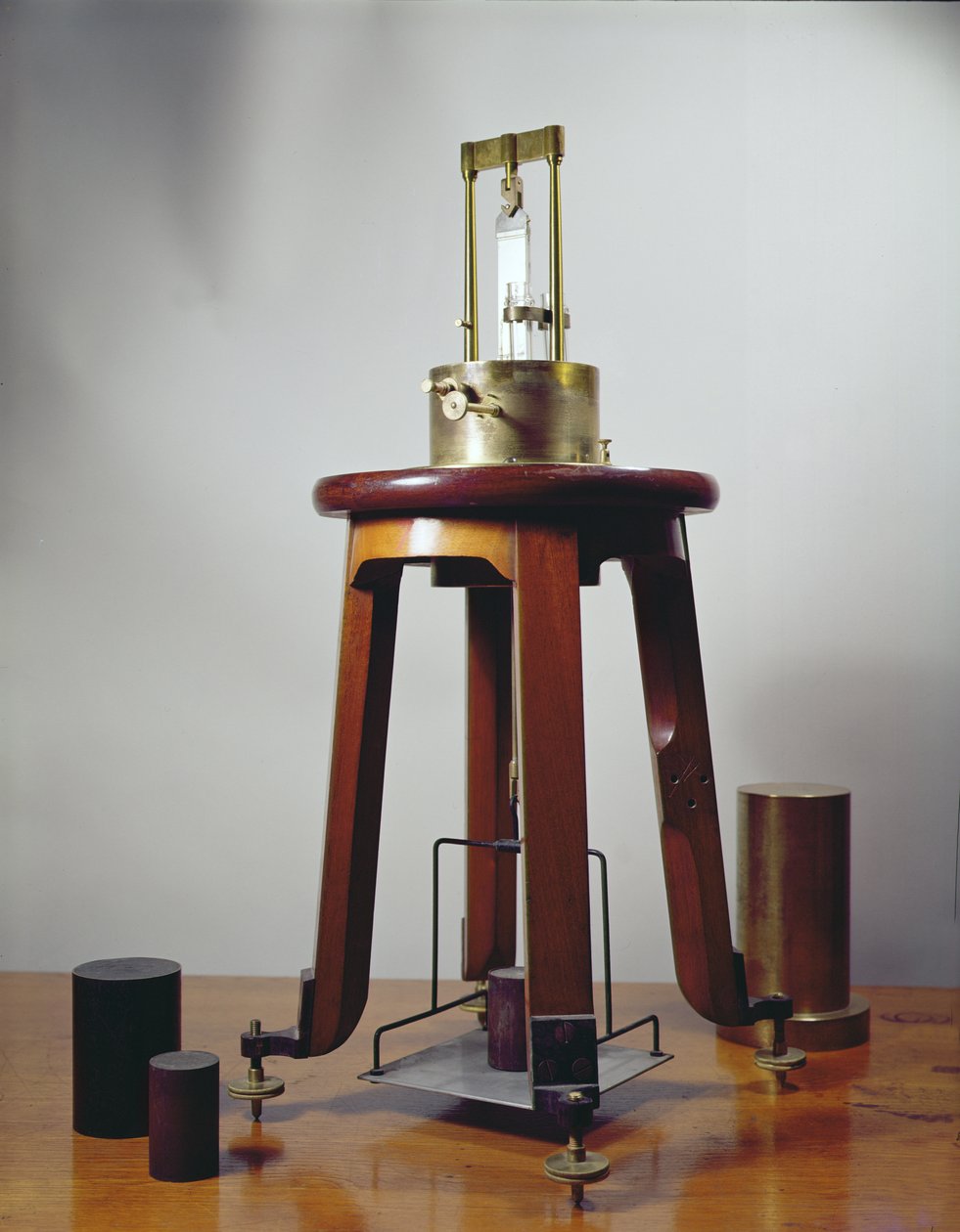 Aparelho de quartzo piezoelétrico, projetado por Pierre (1859-1906) e Jacques Curie, 1897 de French School