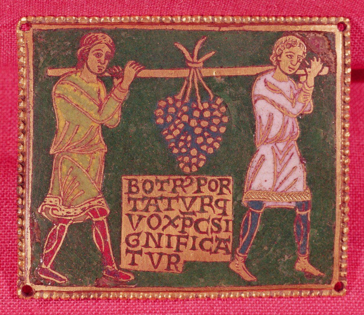 Placa de uma cruz representando dois homens carregando as uvas da terra prometida, Mosane School (champleve enamelwork) de French School