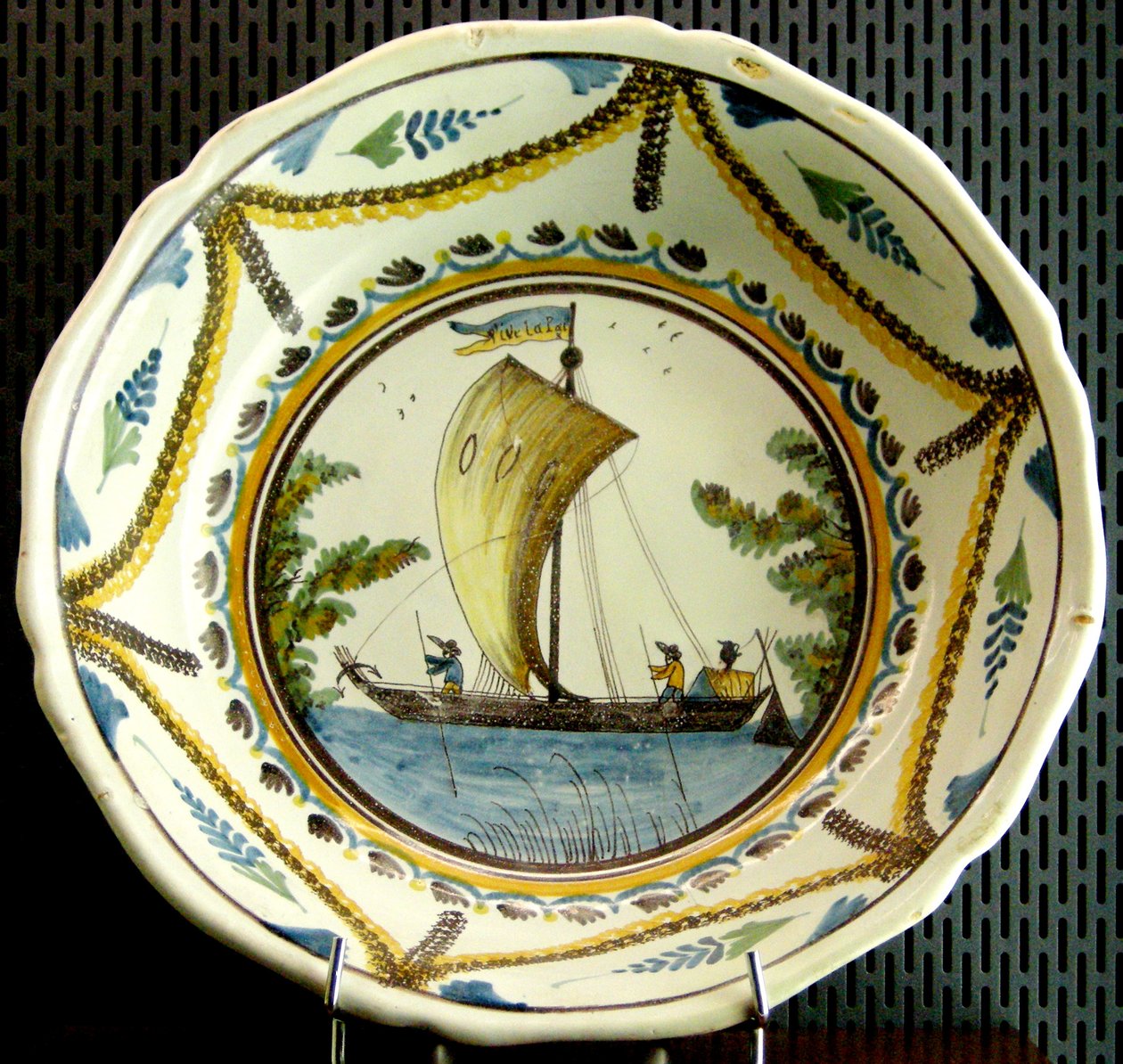 Placa representando um barco à vela no Loire, Nevers (cerâmica) de French School