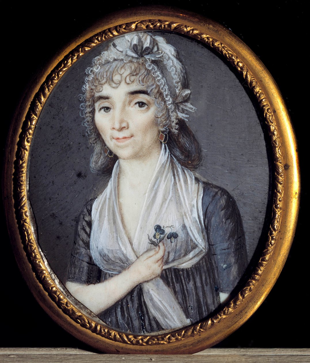 Retrato de Albertine Marat, irmã de Jean-Paul Marat (1743-1793). Miniatura francesa anônima de French School